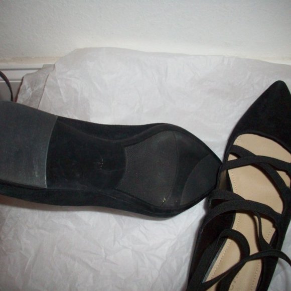 Marc Fisher Suede Cut-Out Flats - Annabeth BLK 7.5 - Picture 4 of 5